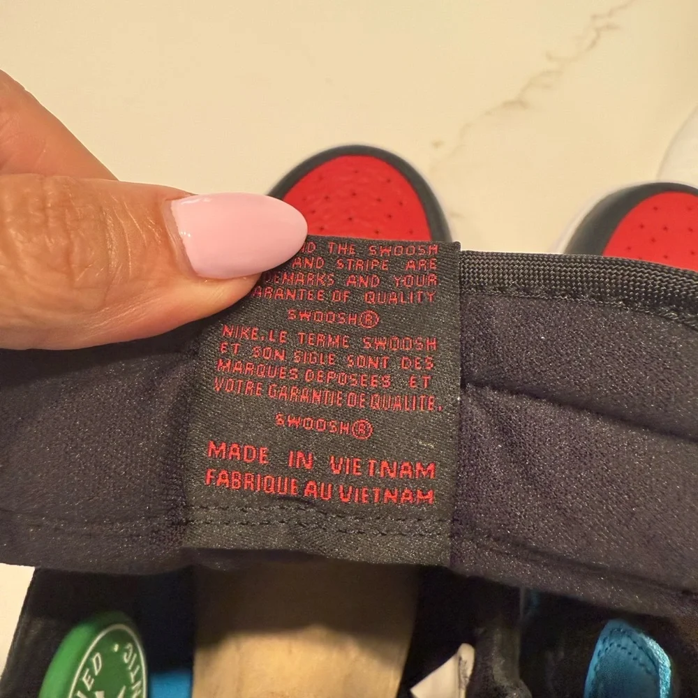 Nike women's - Red, Black, Blue - Picture 8 of 10